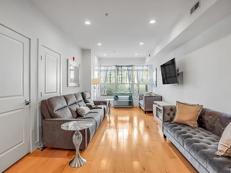 816 Kennedy St NW #2 — Photo 1