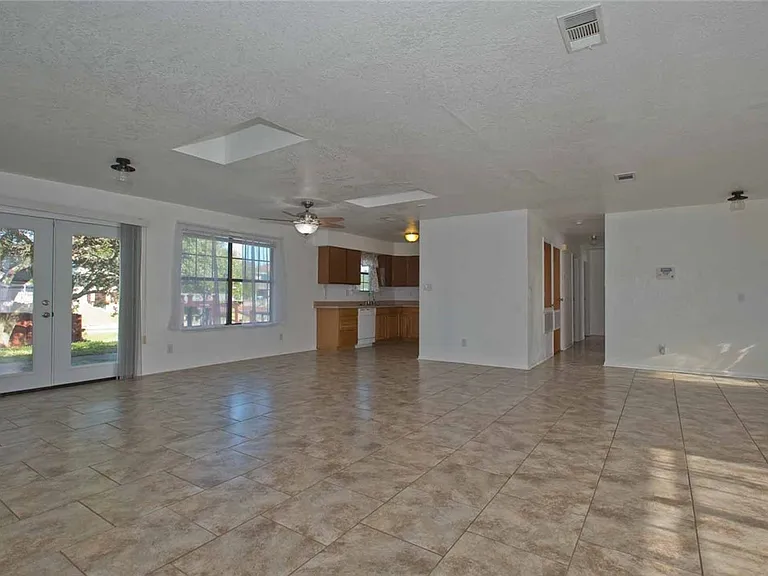 3442 Laguna Shores Rd — Photo 10