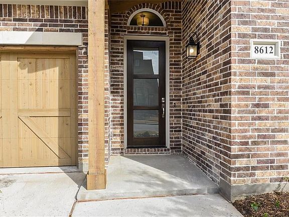 3rd image of 8612 Pine Valley Dr