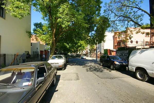 Rented by Loom Group | media 40