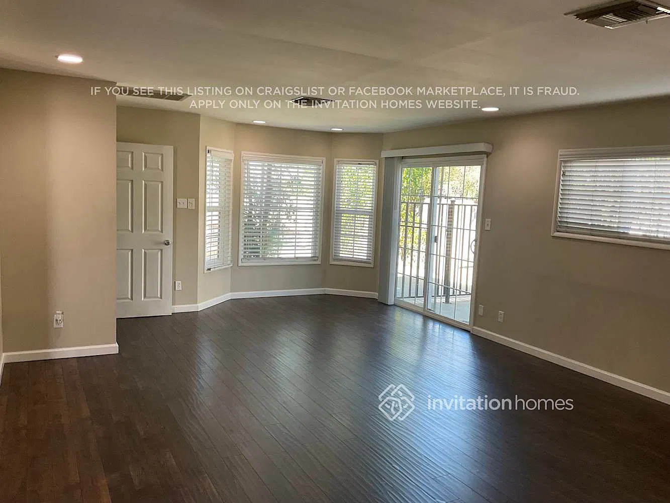 15309 Kingsbury St Mission Hills, CA 91345 — Photo 2