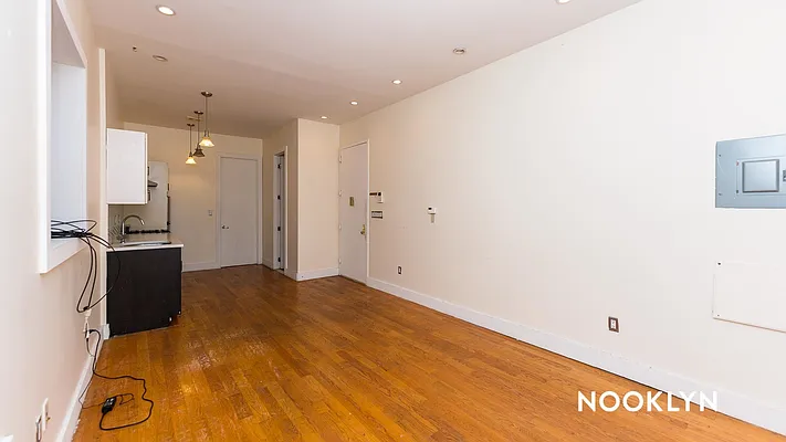 Rented by Nooklyn NYC LLC | media 13