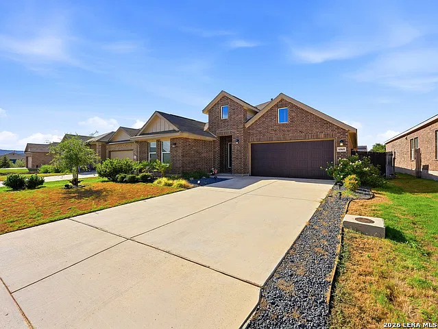 3 bed, 2.0 bath, 2106 sqft, $2,600 — Photo 4