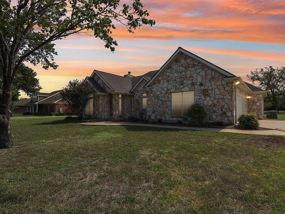 1st image of 100 Grove Ln