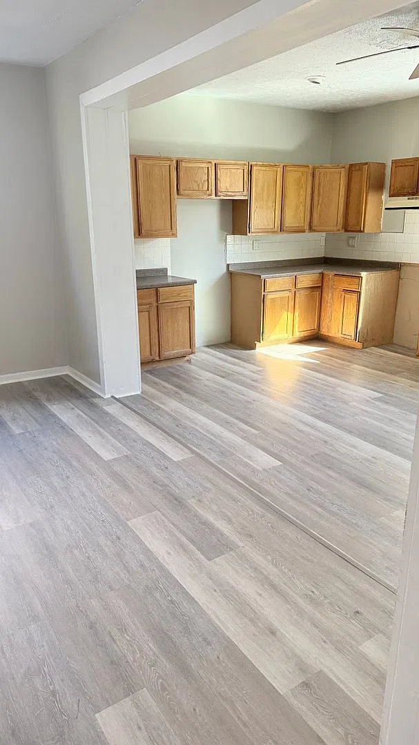 HUGE historic house ready now — Photo 4