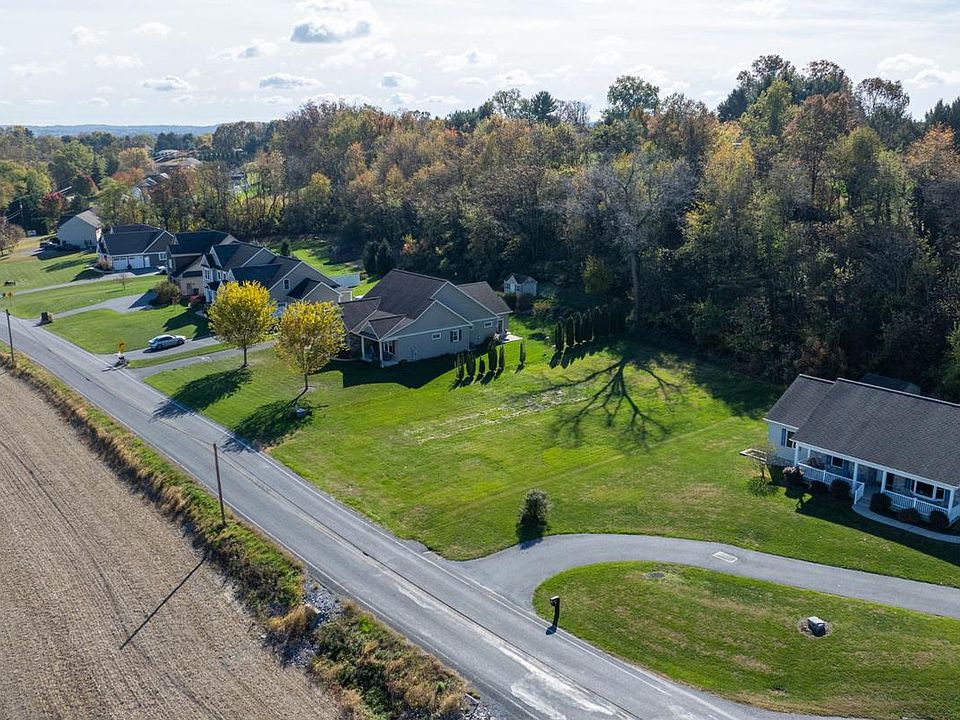 1st image of 786 Fairview St
