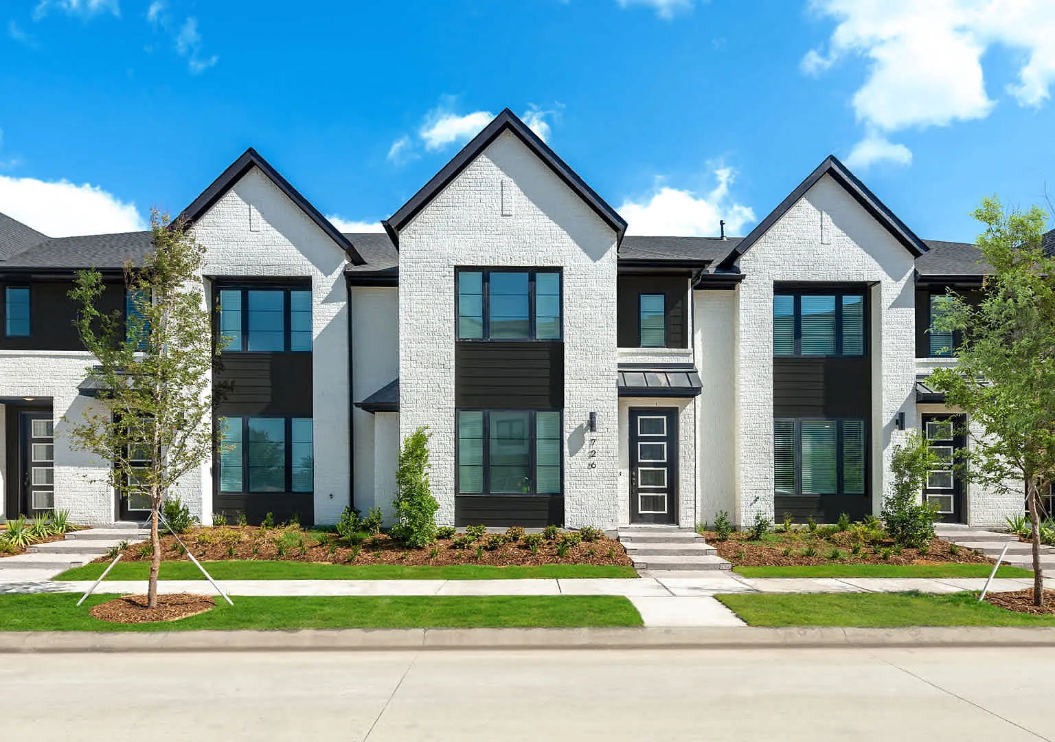 The Louise Townhomes — Photo 1