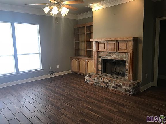 3rd image of 18421 Red Oak Dr