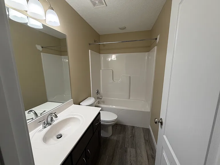 114 Diane Ct — Photo 15