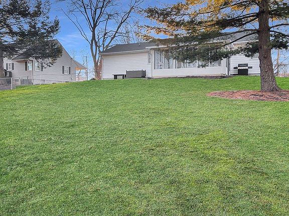 5th image of 1113 Jackson Dr