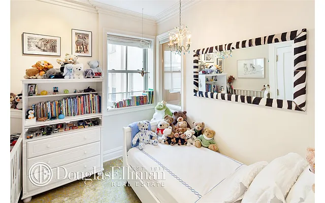 Rented by Douglas Elliman | media 19