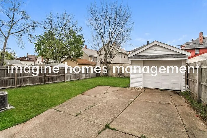 1453 Larchmont Ave — Photo 15