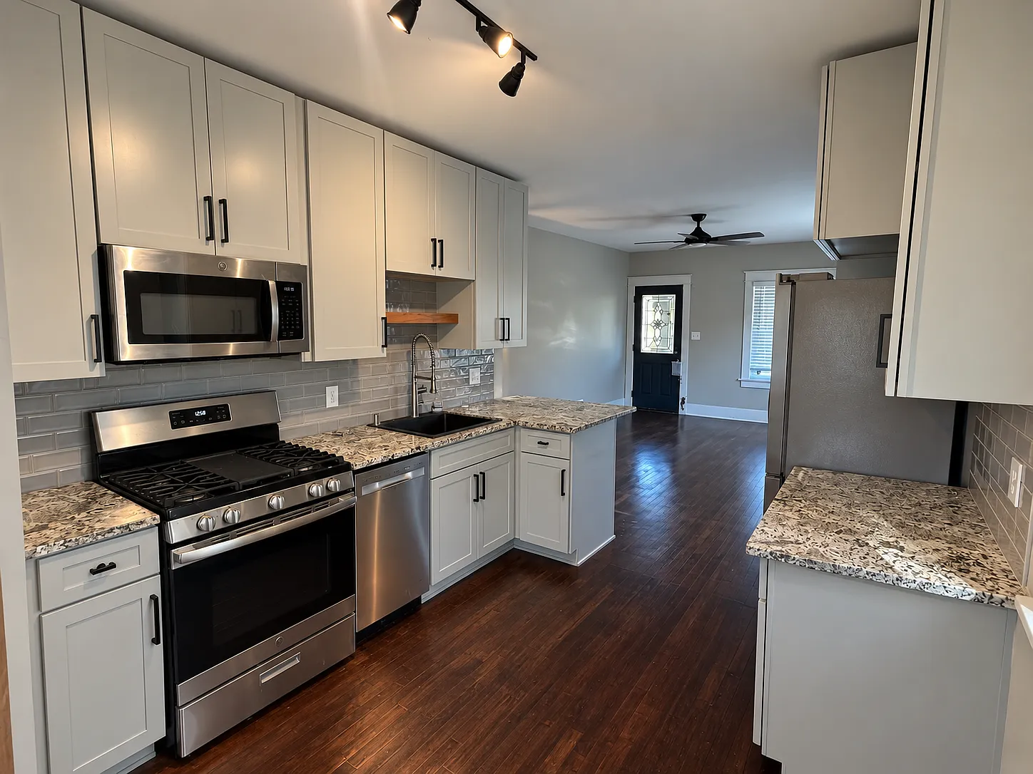 135 Rental — Photo 1