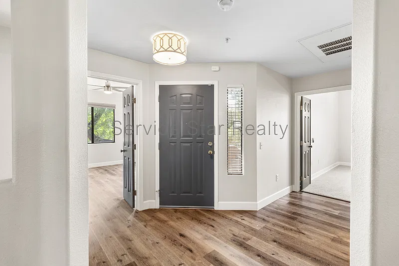 2 bed, 2.0 bath, 1607 sqft, $2,399 — Photo 4