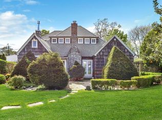 36 Deforest Ave, West Islip, NY 11795