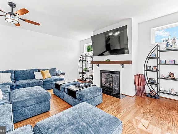 2nd image of 3912 17th St