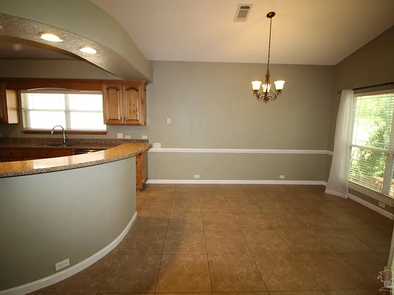9850 Rail Cir — Photo 15