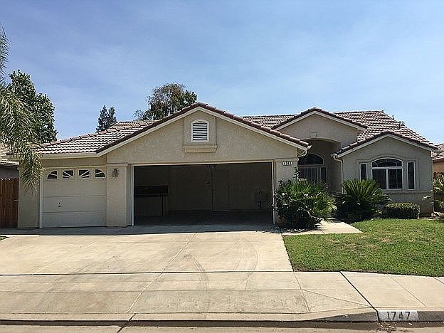 Street view, 3-car garage