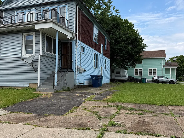 844 Northland Ave — Photo 1
