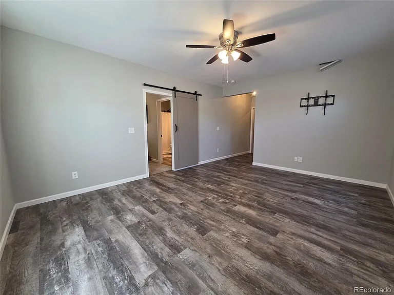 8269 Cypress Wood Dr — Photo 25