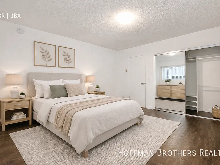 919 N Alfred St #15 — Photo 4
