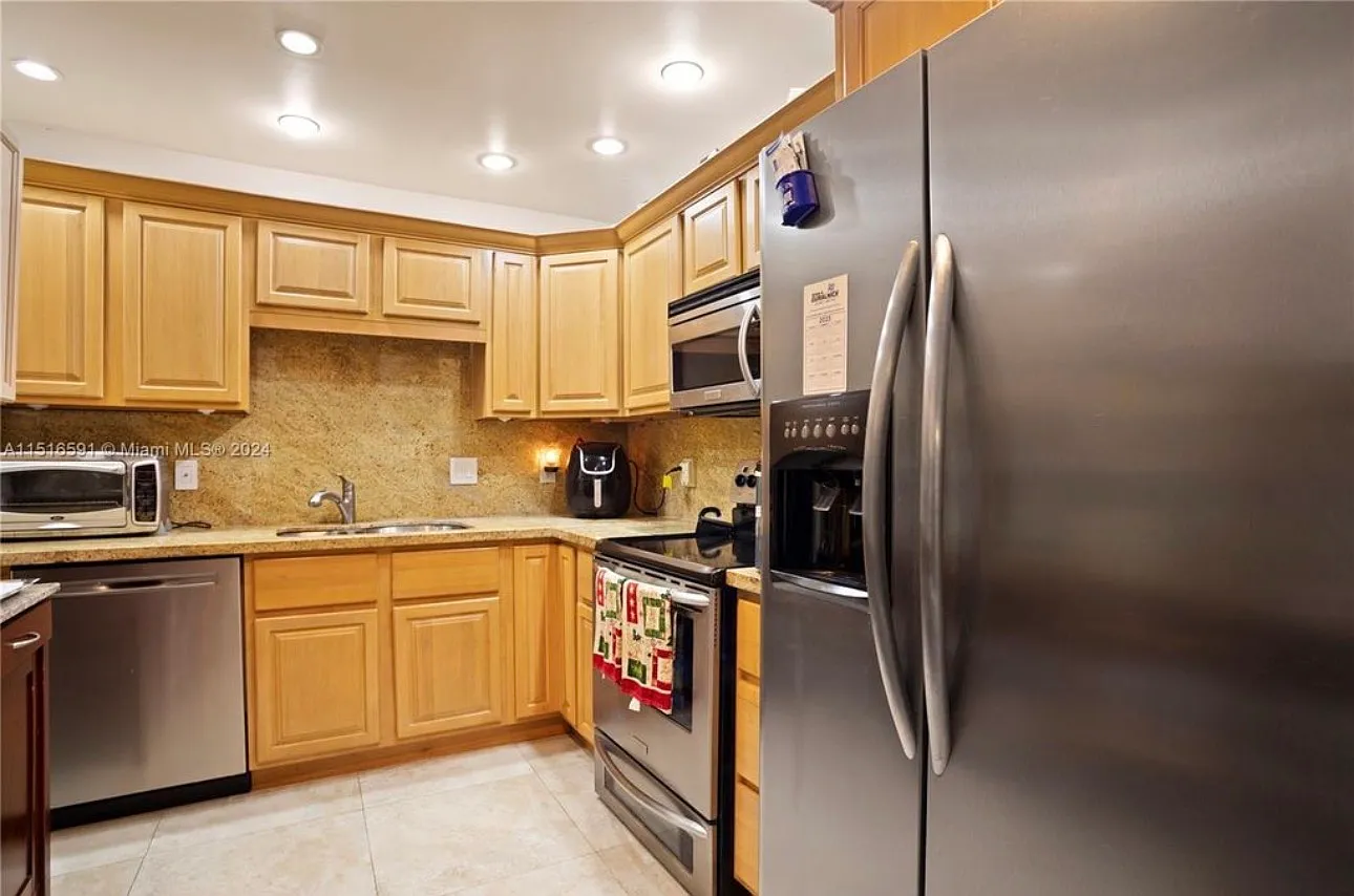 2 bed, 1086 sqft, $3,950 — Photo 1