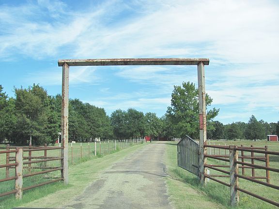 4th image of 11997 Fm 346 W