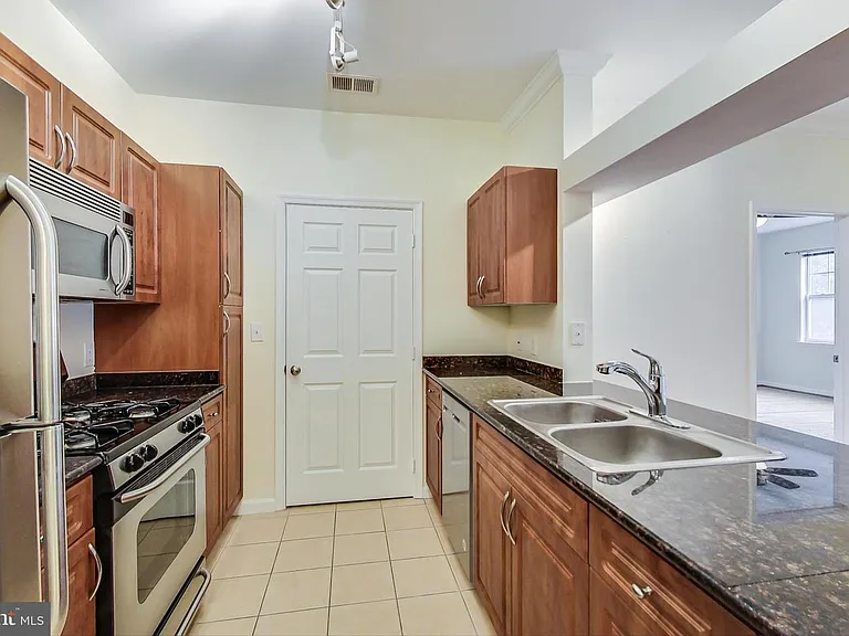 12958 Centre Park Cir #418 — Photo 4