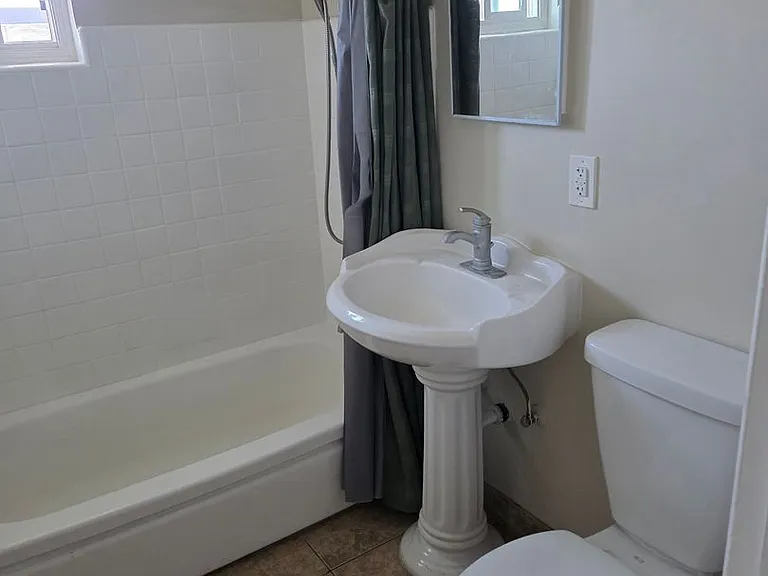 1359 Reeve St — Photo 28