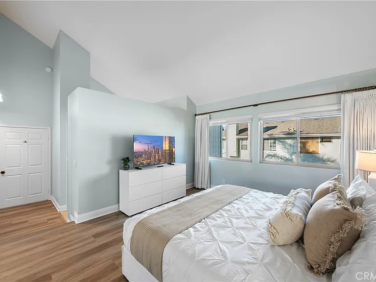 478 E Yale Loop — Photo 15