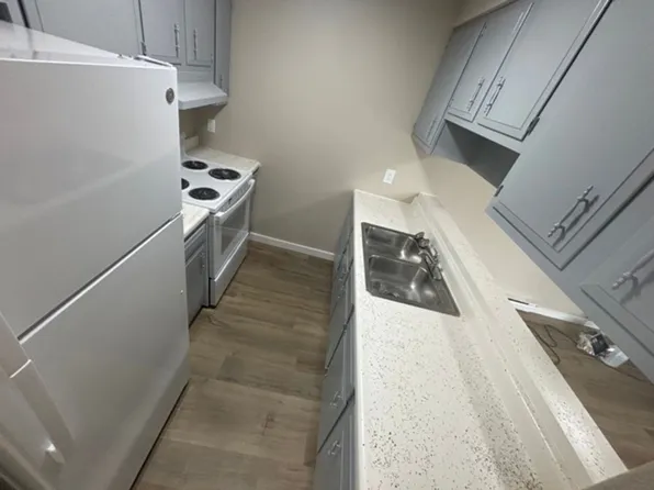 Fairview Apartments, 526 E 18th St, Carroll, IA 51401