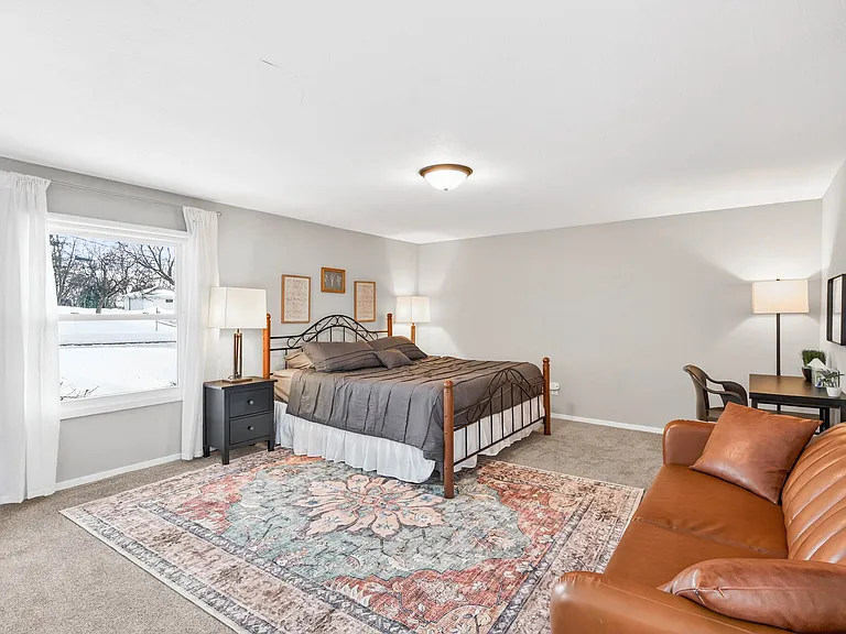 422 Jefferson Ave S — Photo 11
