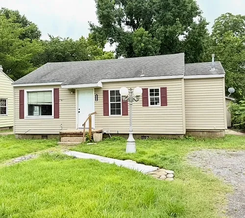 2209 Lampton St Photo 1