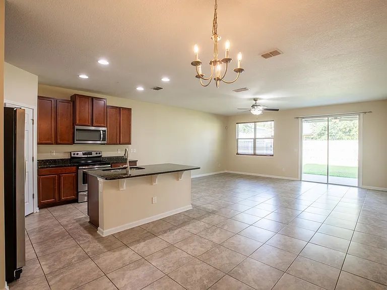 11733 Lake Bend Cir — Photo 7
