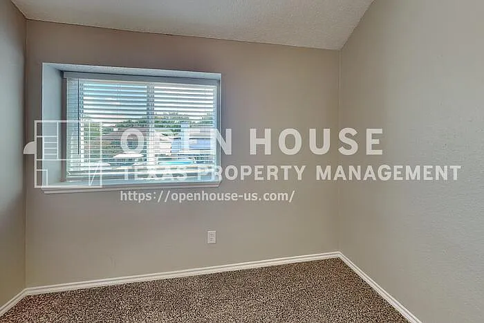 8836 Mystic Trl — Photo 13