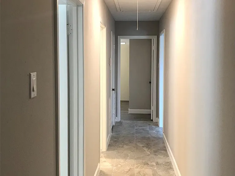 5470 Carew St — Photo 21