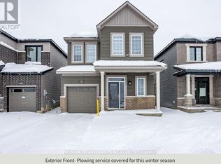 140 Shallow Pond Pl N, Ottawa, ON K4A 5N9