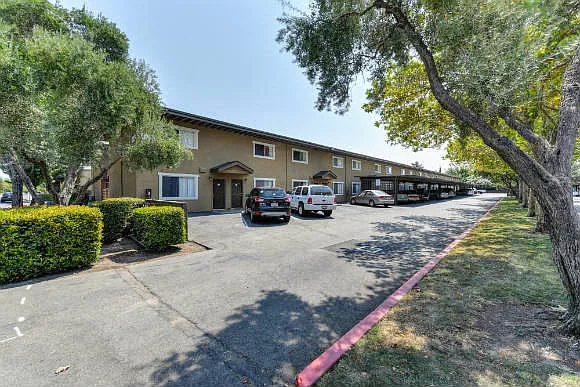 Community Exterior & Parking Lot