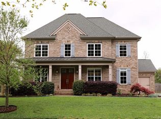 3223 Lakehurst Xing, Matthews, NC 28104