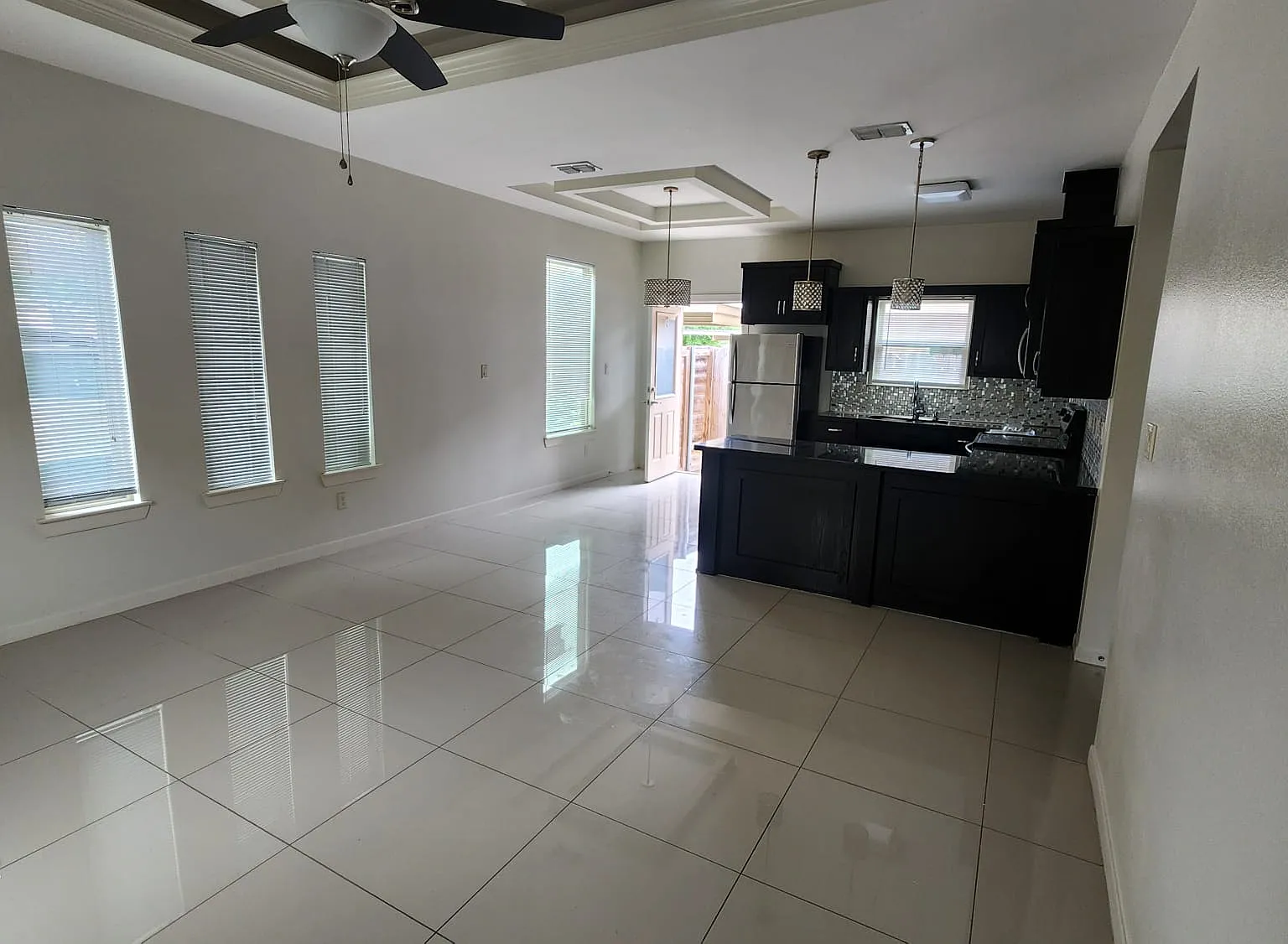 2 bed, $1,050 — Photo 3