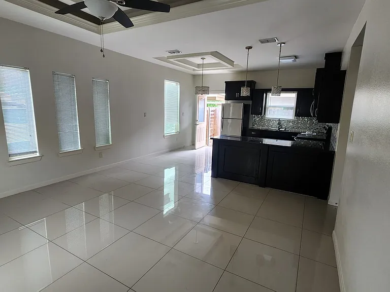 804 E Myrtle Beach Ave #3 — Photo 3