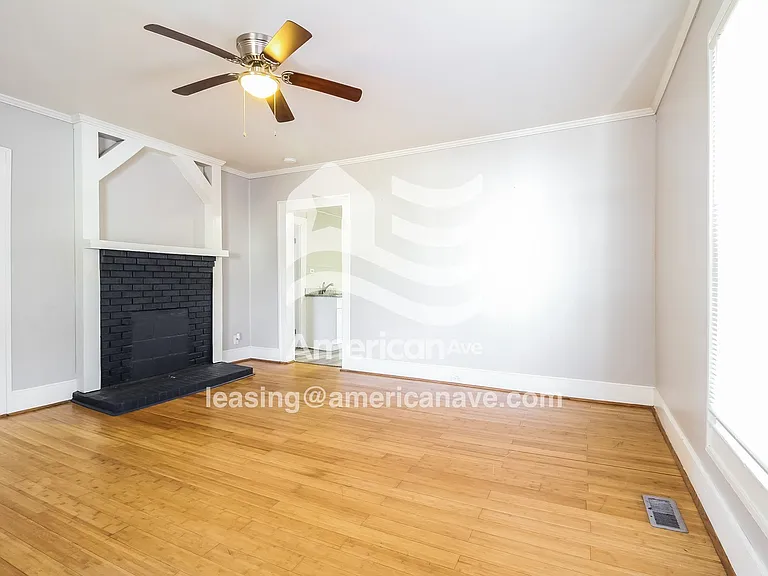 535921_004_living_room_14241628.jpg
