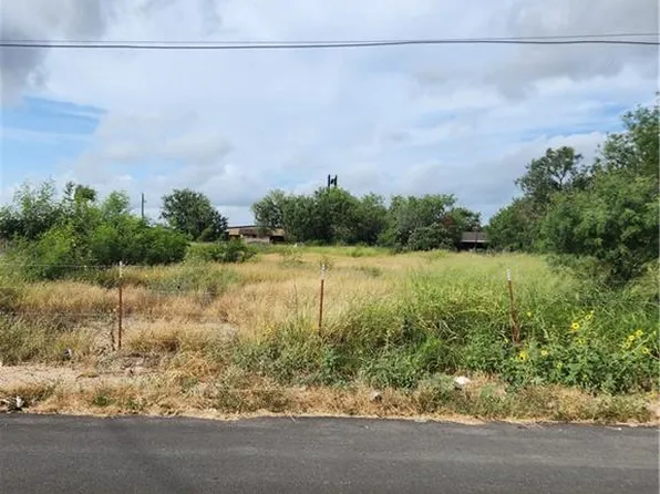 706 1st St, Sullivan City, TX 78595