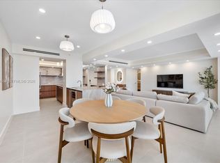 Turnberry Towers Condo, Aventura, FL 33180