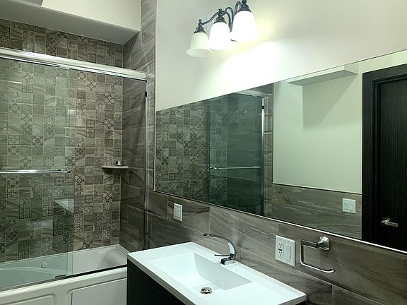 5th image of 3226 Kennedy Blvd #2D
