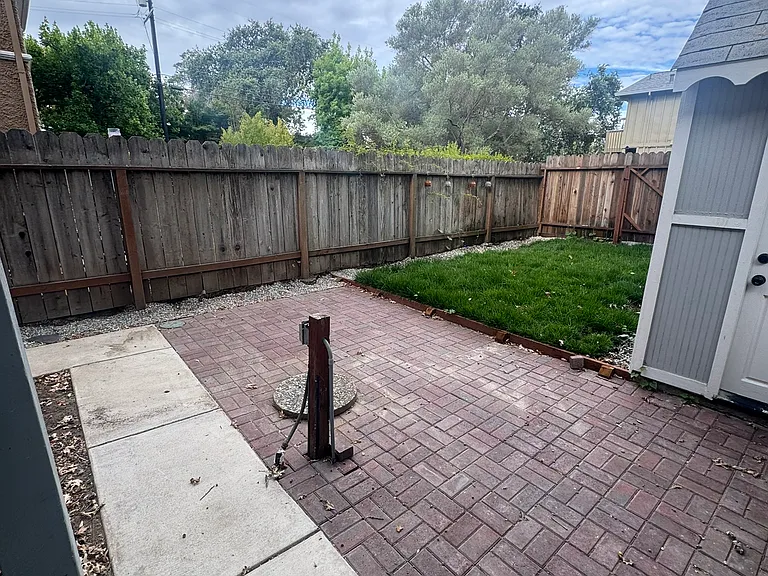 411 Brown St — Photo 12