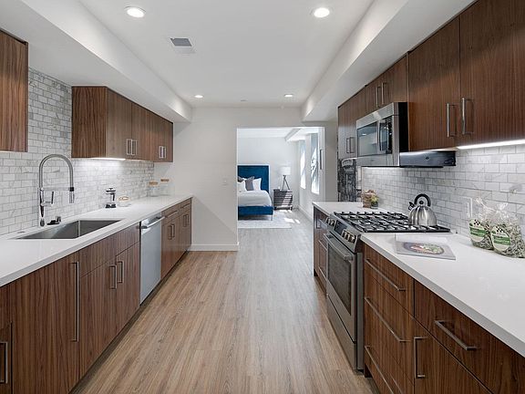 4th image of 431 Capp St