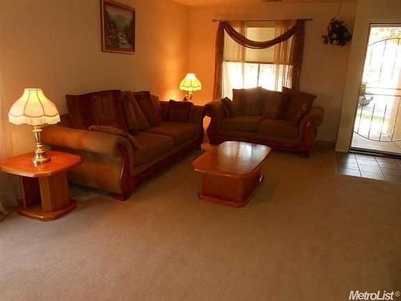 3rd image of 3407 Mary Jean Ln