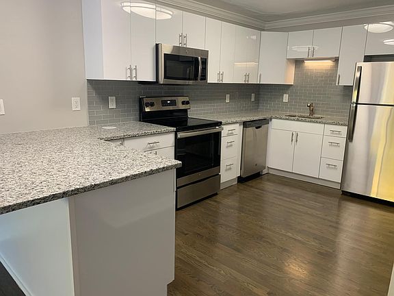2nd image of 519 Washington St APT 9