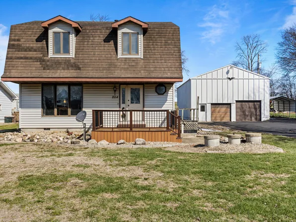 204 W Meade St, White Heath, IL 61884